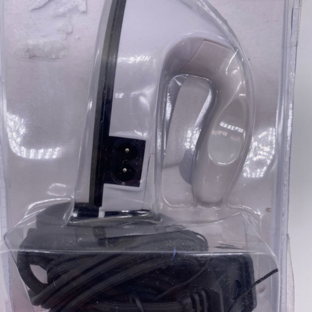 Mini Electric Iron (1pc) White ,120-Volt,‎ 15-Watt, 4” High